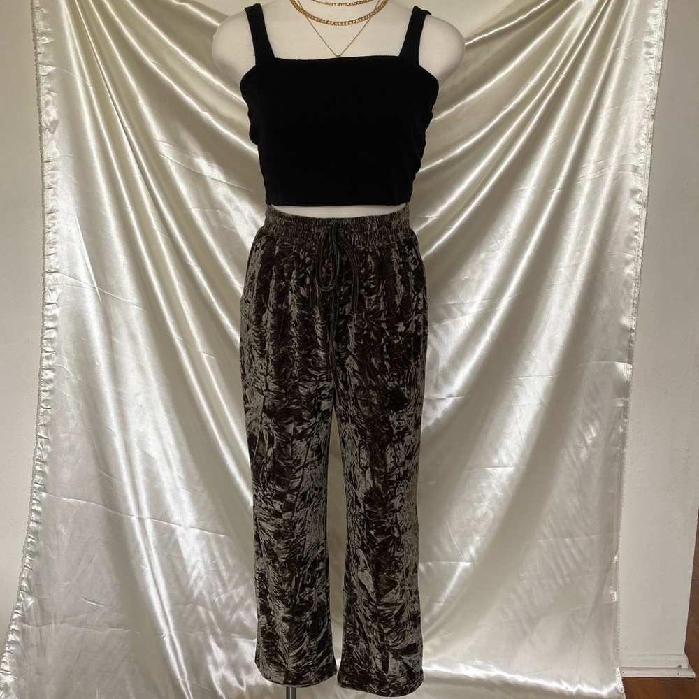 Green Olive Loose Pants - Picture 5 of 8